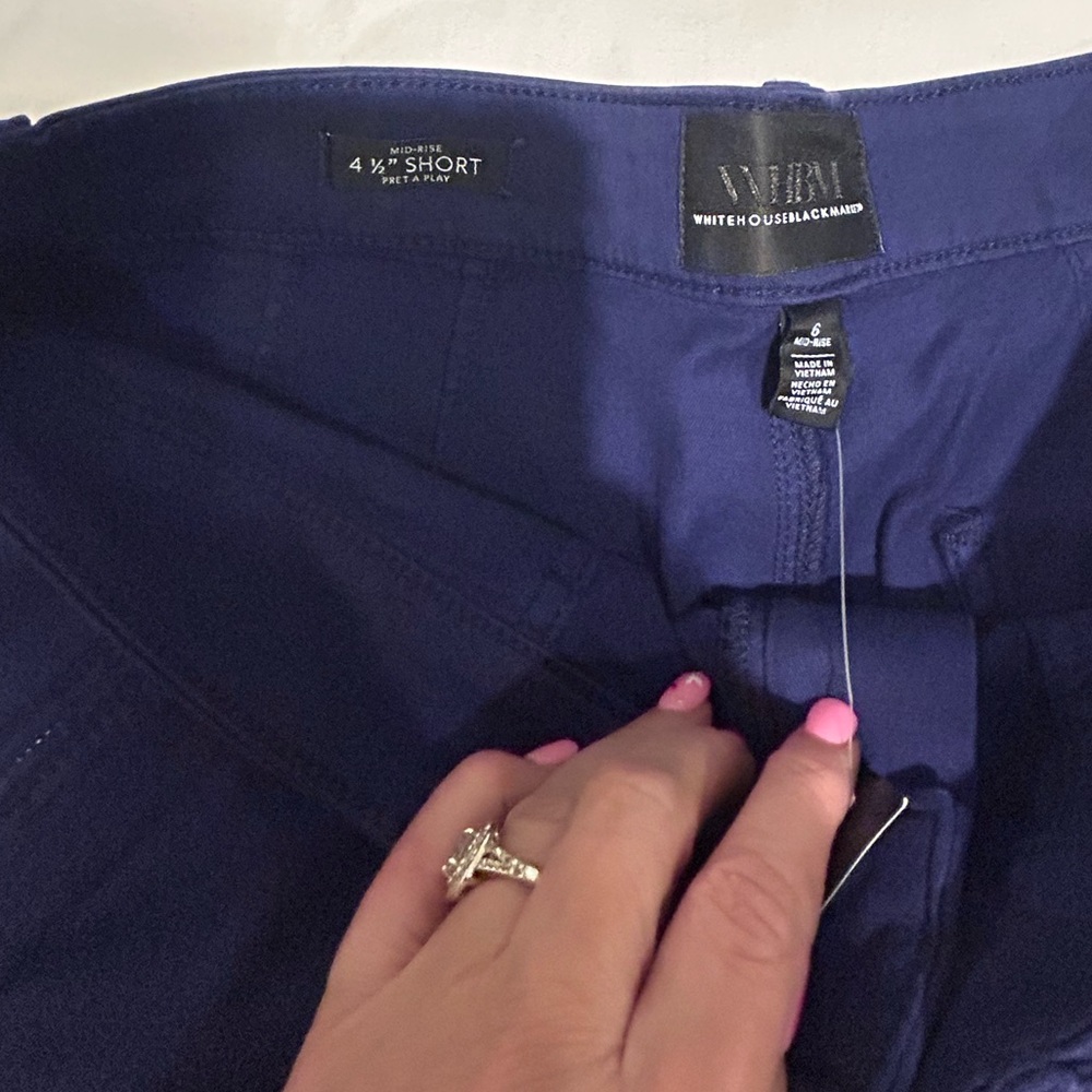 Women's Navy Blue Shorts WHBM
Size 6 - Picture 6 of 9